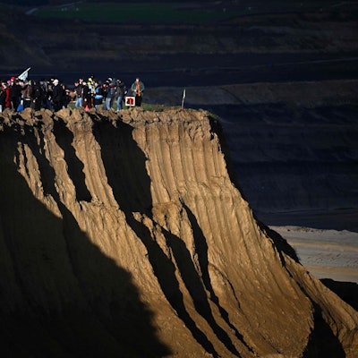 Lützerath: Das Dorf vor der Räumung: Klimaaktivisten haben Barrikaden aufgebaut.