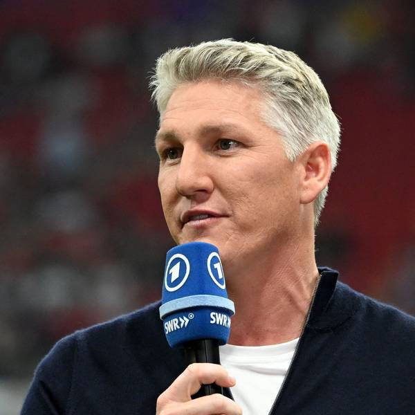 Der ehemalige deutsche Nationalspieler Sebastian Schweinsteiger am ARD-Mikro.