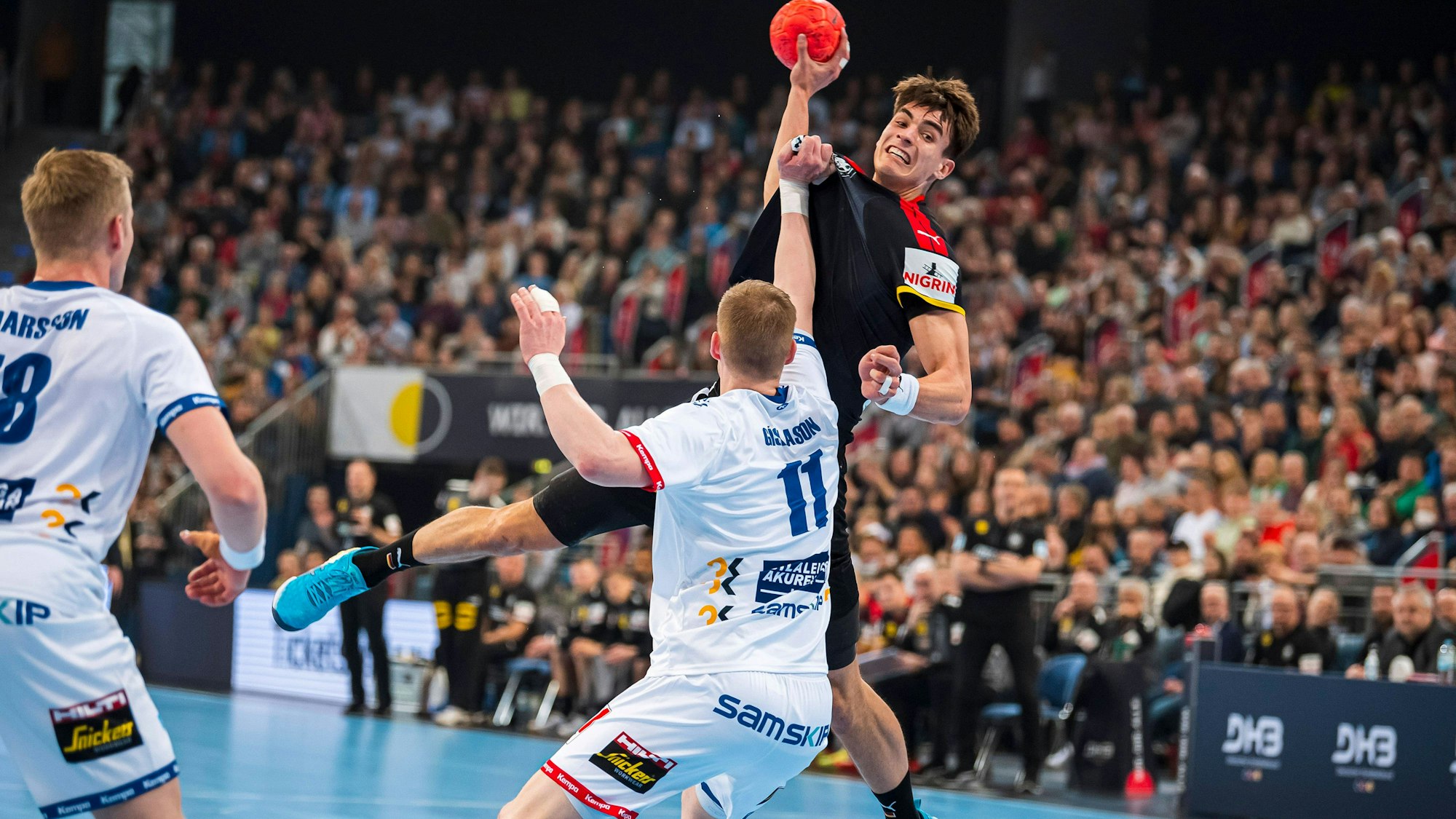 Rückraum links ist die Position von Julian Köster im Angriff, das zeigte er auch immer wieder im letzten Testspiel vor der WM gegen Island.