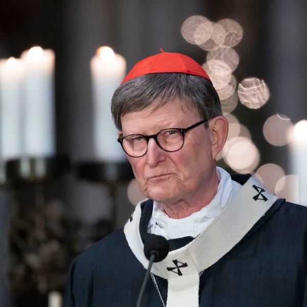 Kardinal Rainer Maria Woelki leitet das Pontifikalrequiem für den verstorbenen Papst Benedikt XVI. im Dom.