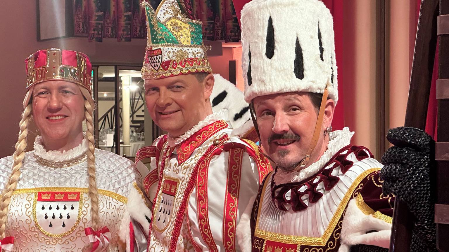 Das aktuelle Kölner Dreigestirn: Jungfrau Agrippina, Andre Fahnenbruck, Prinz Boris I., Boris Müller, Bauer Marco Schneefeld (v.l.)