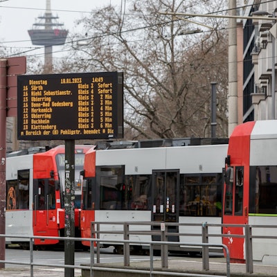 10.01.2023, Köln: Die Kölner Verkehrsbetriebe (KVB).
Haltestelle Barbarossaplatz.
Foto: Michael Bause