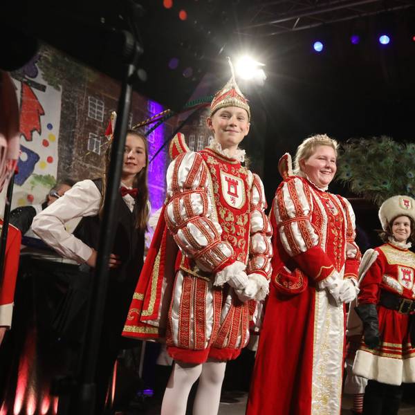 Porzer Kinderdreigestirn mit Prinz Konstantin, Jungfrau Larissa und Bauer Arno.