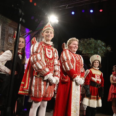 Porzer Kinderdreigestirn mit Prinz Konstantin, Jungfrau Larissa und Bauer Arno.