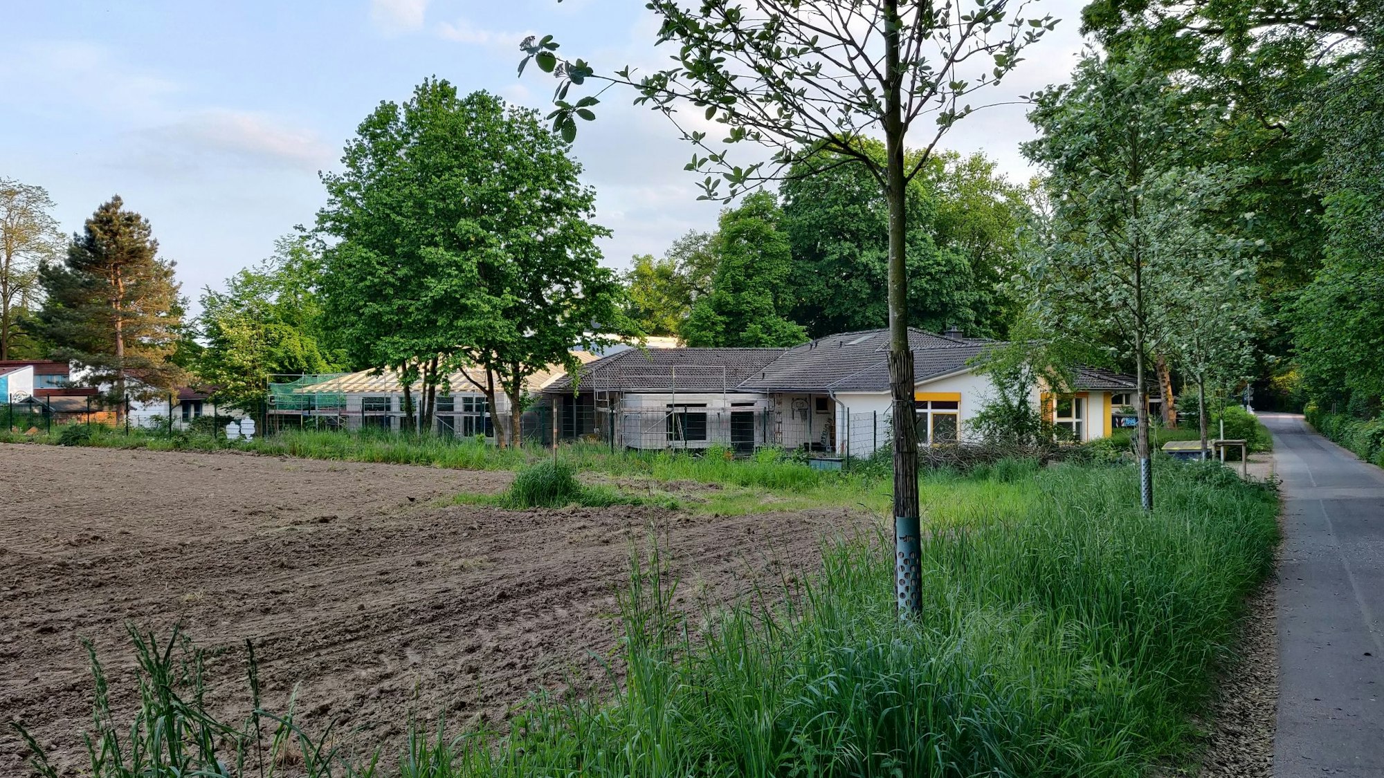 Das Eicherhofer Feld hinter den Kitas Flohkiste und Regenbogenland Am Hammer.