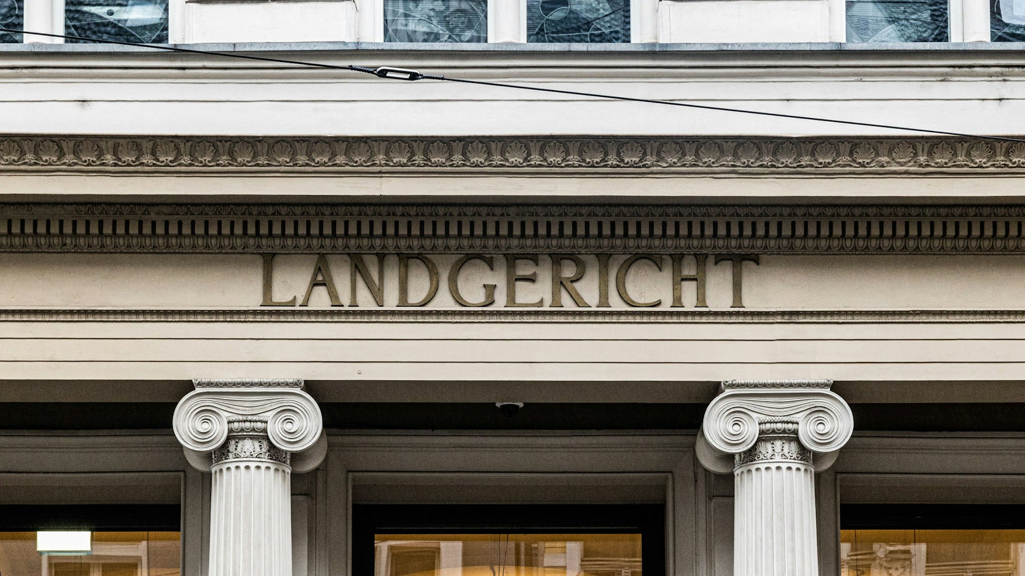 Eine Außenaufnahme des Landgerichts in Bonn im Dezember 2022.