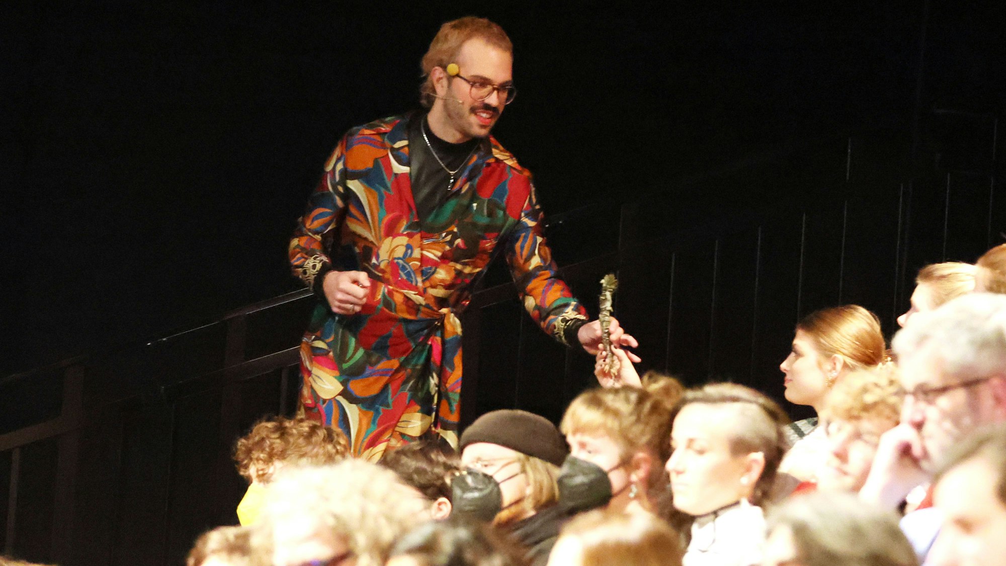 Buchpreis-Gewinner*in Kim de L'Horizon zu Gast im Schauspiel Köln bei Eva von Redecker, 11.01.2023, Bild: Herbert Bucco