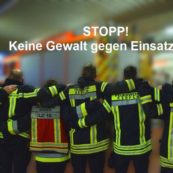 Das Bild zeigt Einsatzkräfte der Feuerwehr Kerpen.