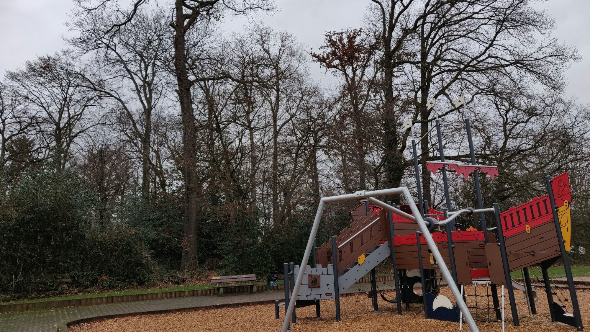 Das Wäldchen am Piratenspielpatz in Förstchen.