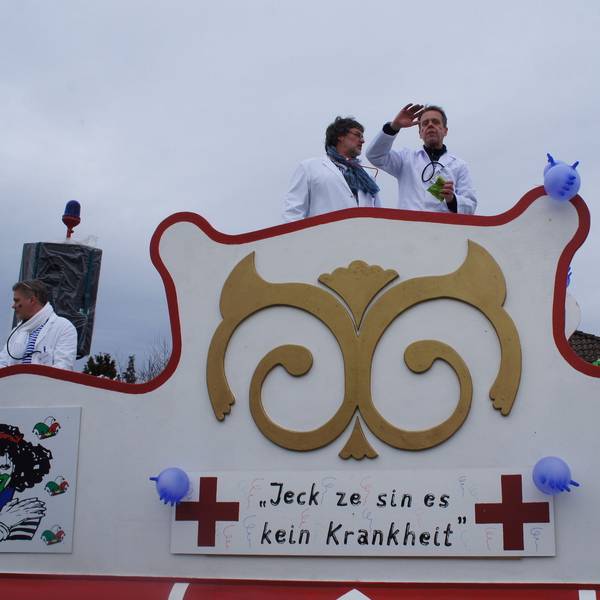 Ein Karnevalswagen beim Zoch in Kerpen-Brüggen