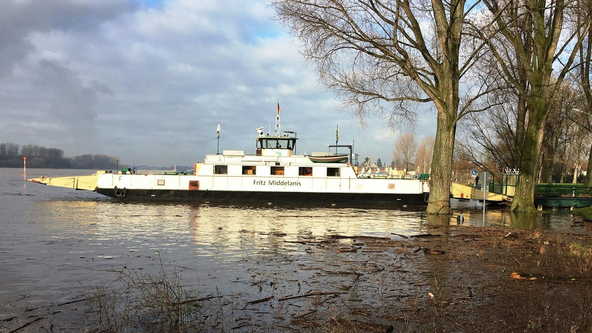 Die Fähre am Anleger