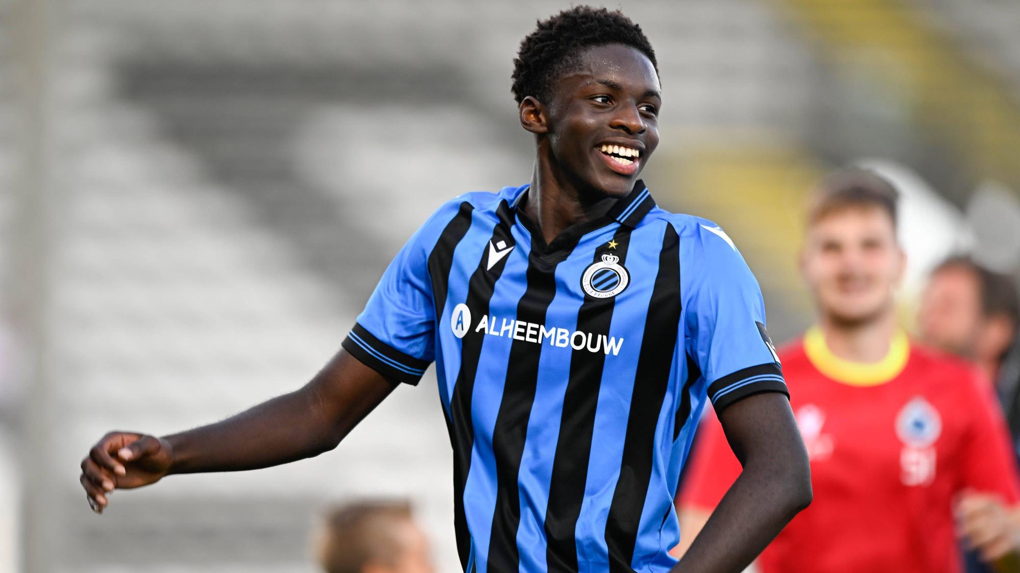 Club NXT s Noah Mbamba celebrates after winning a soccer match between Club NXT u23 and RWD Molenbeek, Sunday 28 August 2022 in Roeselare, on day 31 of the 2022-2023 Challenger Pro League 1B second division of the Belgian championship. FILIPxLANSZWEERT PUBLICATIONxNOTxINxBELxFRAxNED x41403722x