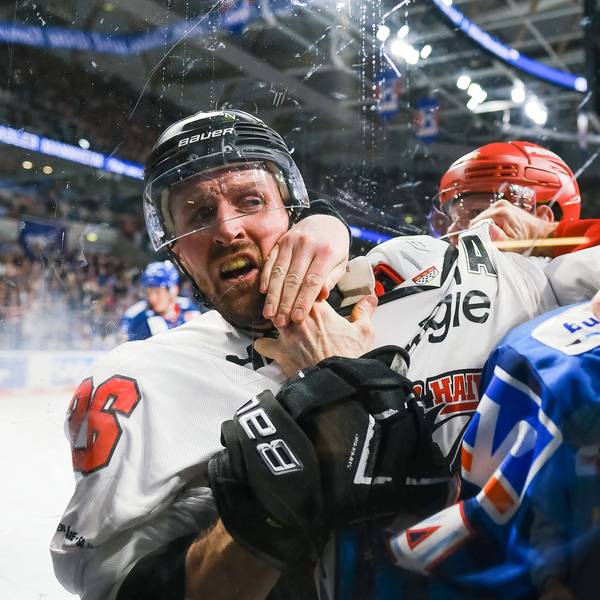 Streit zwischen David Mcintyre Koelner Haie, 26 und Jordan Szwarz Adler Mannheim, 14 , Adler Mannheim vs. Koelner Haie, Eishockey, Penny DEL, Saison 2022/2023, 13.01.2023, Adler Mannheim vs. Koelner Haie, Eishockey, Penny DEL, Spieltag 43. , Saison 2022/2023, 13.01.2023, Mannheim *** Dispute between David Mcintyre Koelner Haie, 26 and Jordan Szwarz Adler Mannheim, 14 , Adler Mannheim vs Koelner Haie, ice hockey, penny DEL, season 2022 2023, 13 01 2023, Adler Mannheim vs Koelner Haie, ice hockey, penny DEL, game day 43 , season 2022 2023, 13 01 2023, Mannheim Copyright: xEibner-Pressefotox/xMichaelxBermx EP_EER