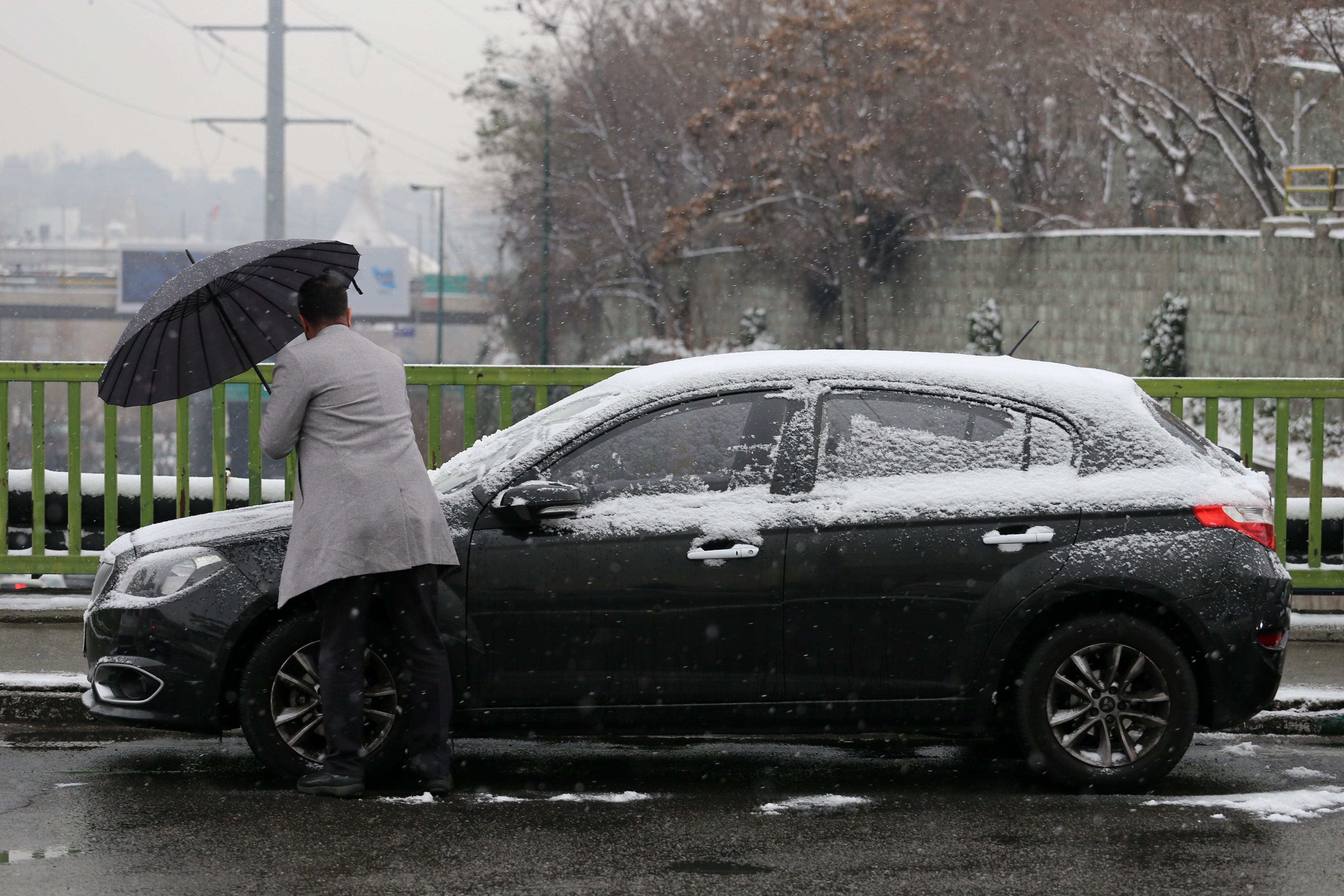 Schnee in Teheran.