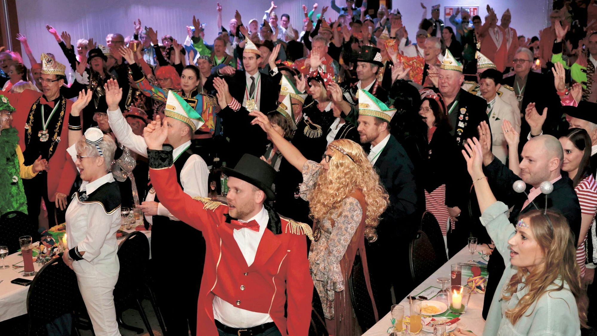 Leverkusen Sitzung Komitee Opladener Karneval Stadthalle Bergisch Neukirchen
Foto: Michael Wand
Foto: Michael Wand