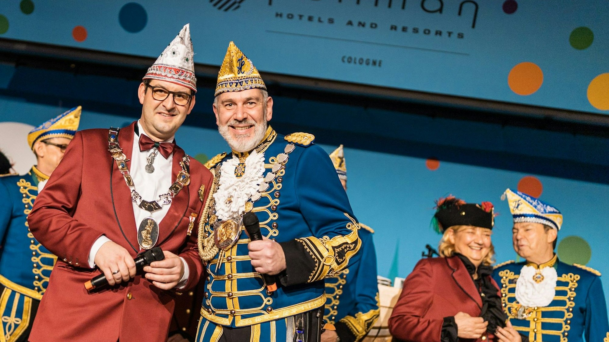 Die beiden Präsidenten Markus Meyer und Markus Simonian führten abwechselnd durch das Programm.