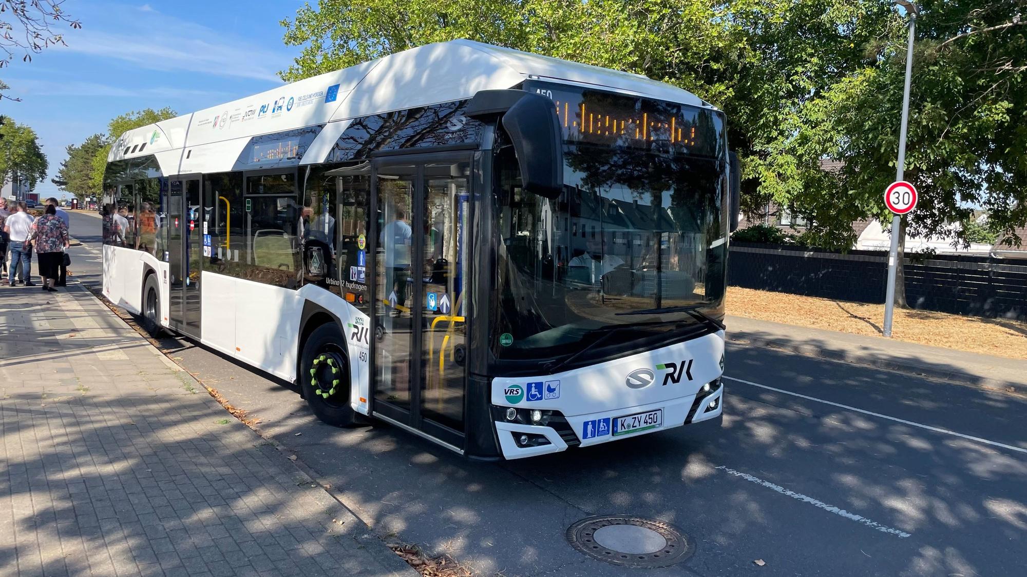 Ein Wasserstoffbus der RVK.