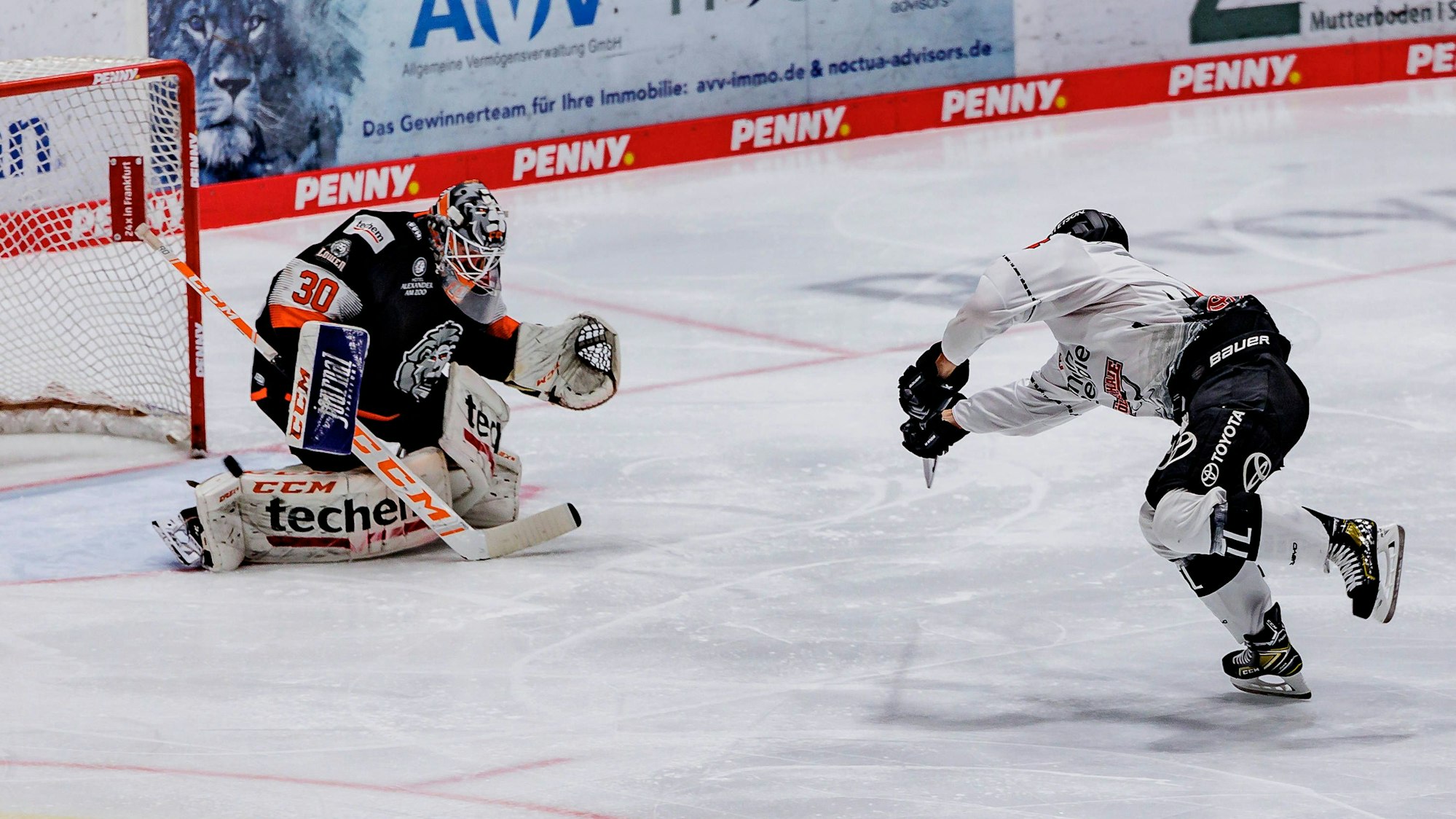 Nicholas Baptiste erzielte das dritte Tor für die Kölner Haie.