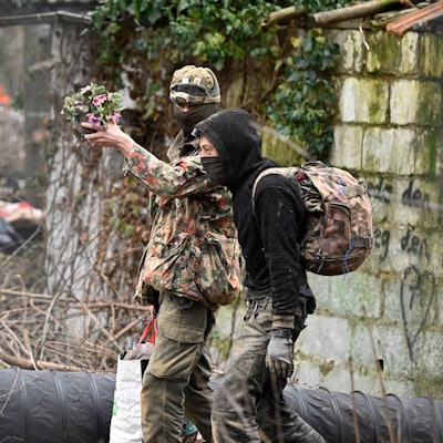 Fünf Tage nach Beginn der Räumung von Lützerath verlassen die zwei noch verbliebene Klimaaktivisten den unterirdischen Tunnel unter dem Braunkohledorf.