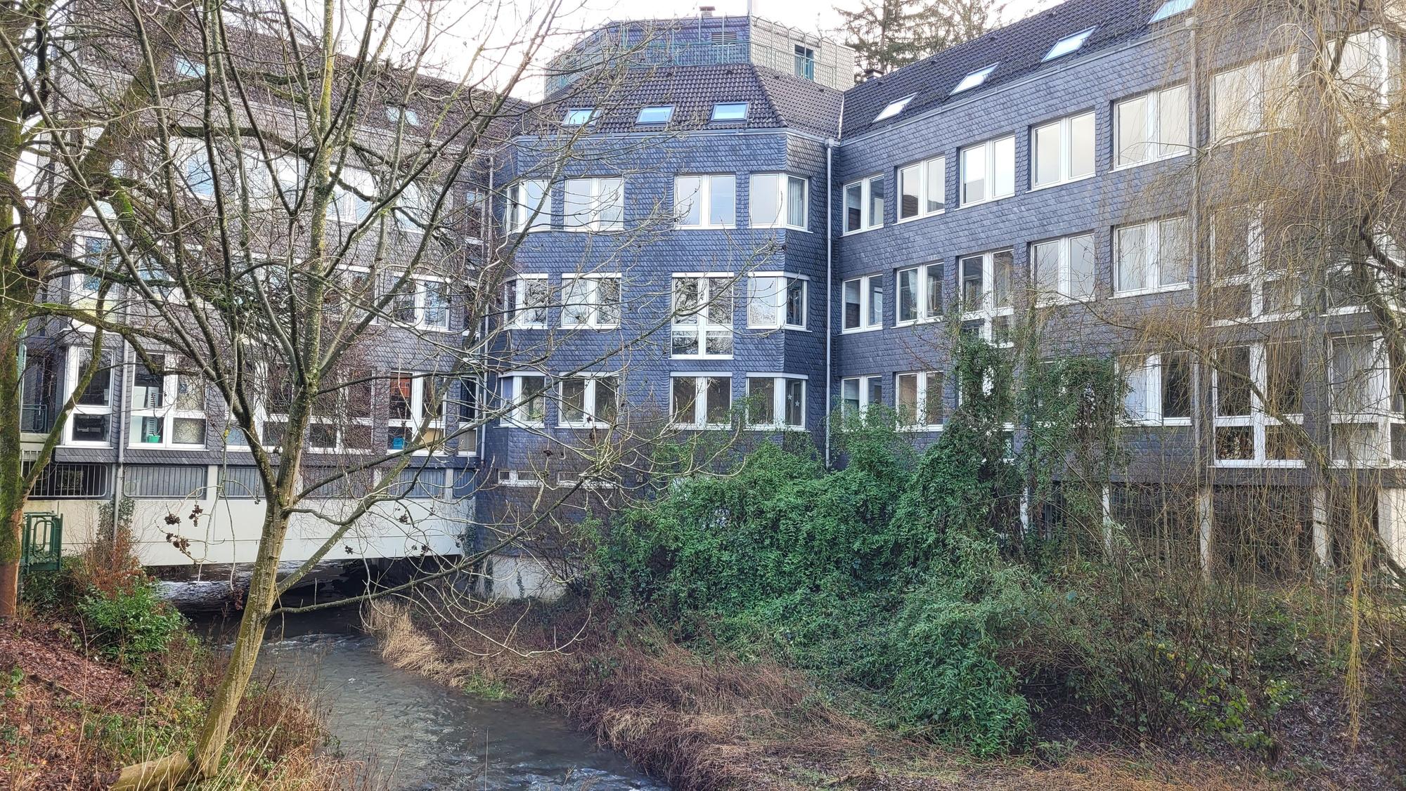 Das Foto zeigt das Rathaus der Gemeinde Kürten