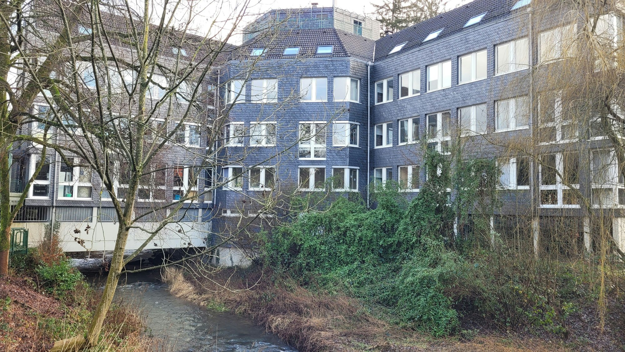 Das Foto zeigt das Rathaus der Gemeinde Kürten