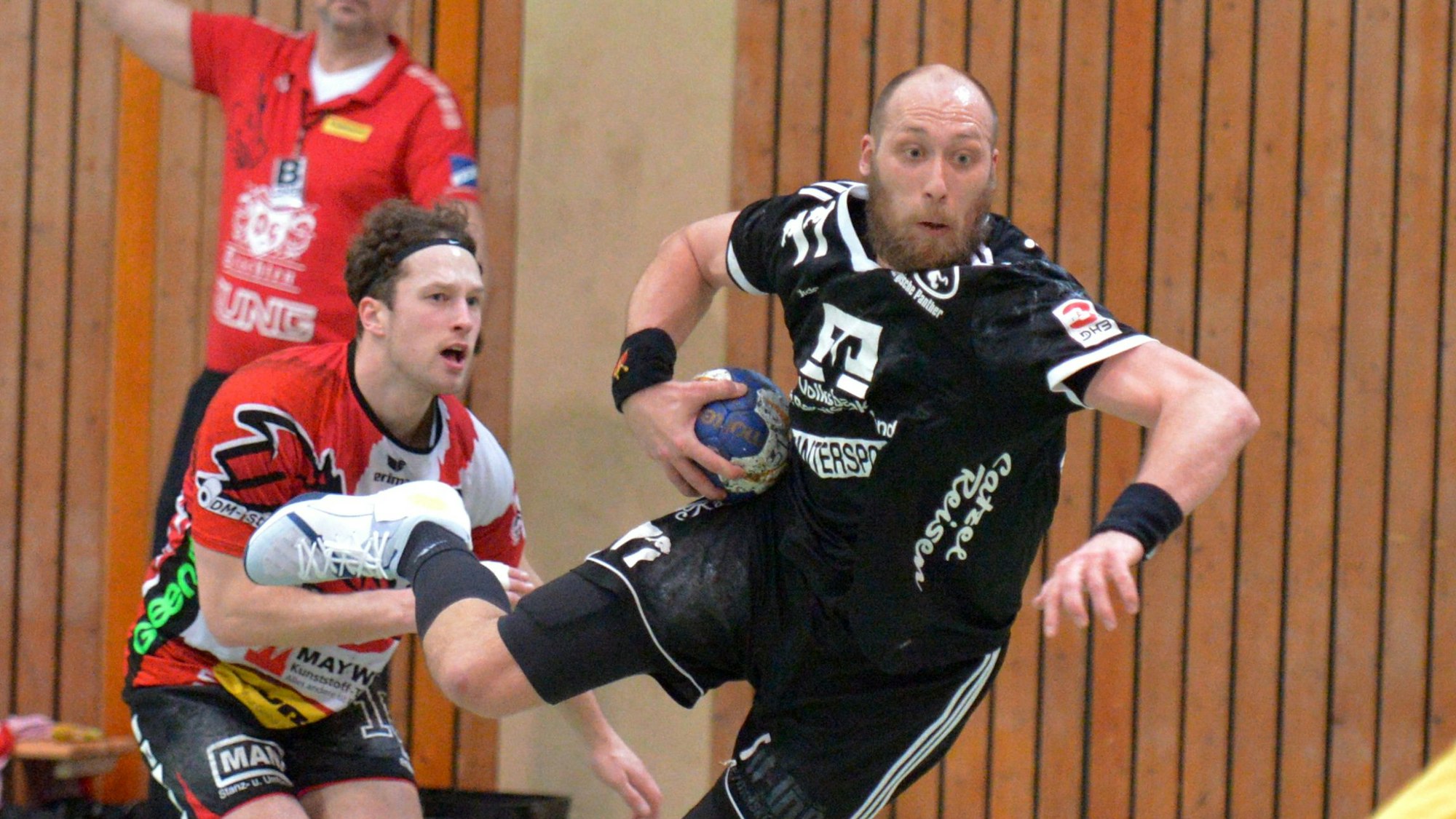 Handball
Bergische Panther - SGSH Dragons
am Ball: Max Weiß (Panther)
Foto: Uli Herhaus