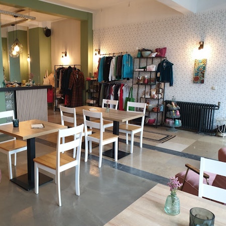 Die Räumlichkeiten des JayJay Yogastudio mit Café und Shop in Köln Ehrenfeld.