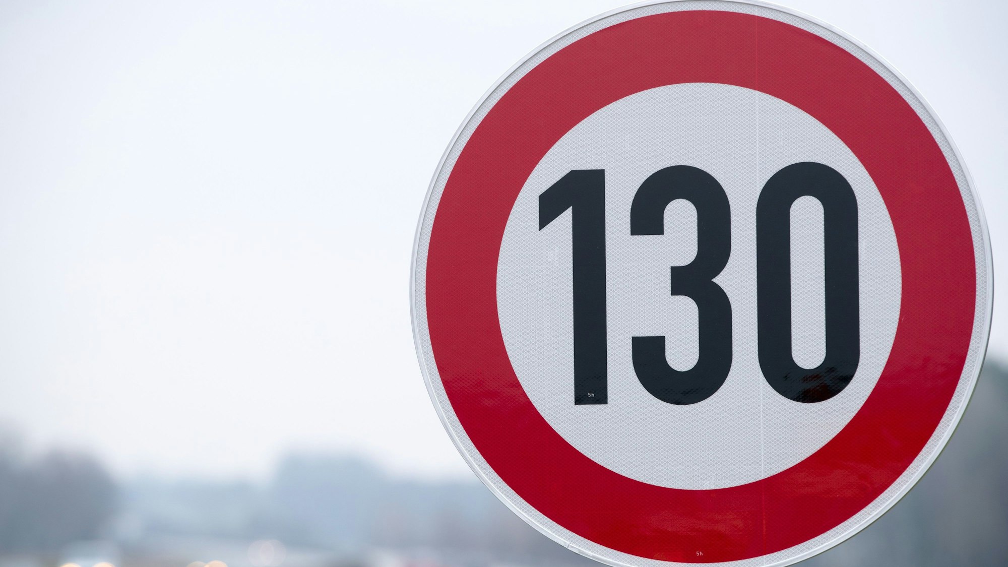Soll Tempo 130 auf deutschen Autobahnen eingeführt werden?