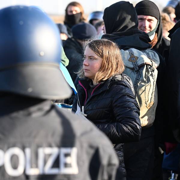 Greta Thunberg am Rand des Braunkohletagebaus Garzweiler II.