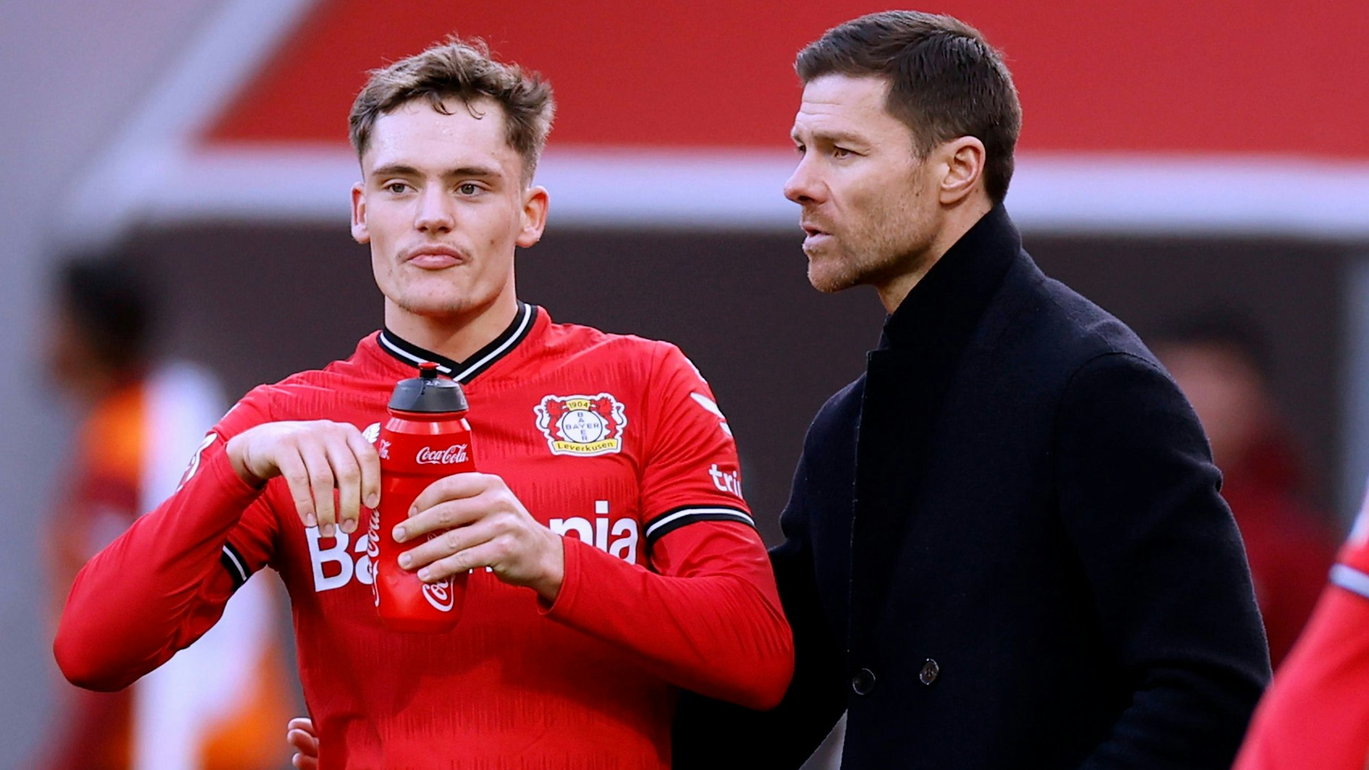 WIRTZ Florian Team Bayer 04 Leverkusen mit Trainer ALONSO Xabi Testspiel Saison 2022 - 2023 Spiel Bayer 04 Leverkusen - Kopenhagen am 15. 01. 2023 in der BayArena DFL REGULATIONS PROHIBIT ANY USE OF PHOTOGRAPHS as IMAGE SEQUENCES and/or QUASI-VIDEO *** WIRTZ Florian Team Bayer 04 Leverkusen with coach ALONSO Xabi Test Match Season 2022 2023 Match Bayer 04 Leverkusen Copenhagen on 15 01 2023 in the BayArena DFL REGULATIONS PROHIBIT ANY USE OF PHOTOGRAPHS as IMAGE SEQUENCES and or QUASI VIDEO Copyright: xLacixPerenyix