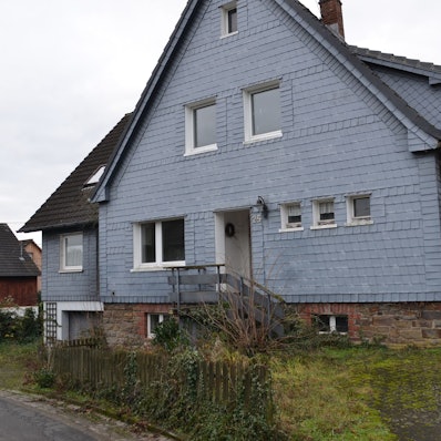 Das Geisterhaus von Steimelhagen, Morsbach. Hier hat die verschwundene Anett Carolin Kaiser aus Solingen offenbar nie gewohnt. Die Frau gilt als verschwunden.