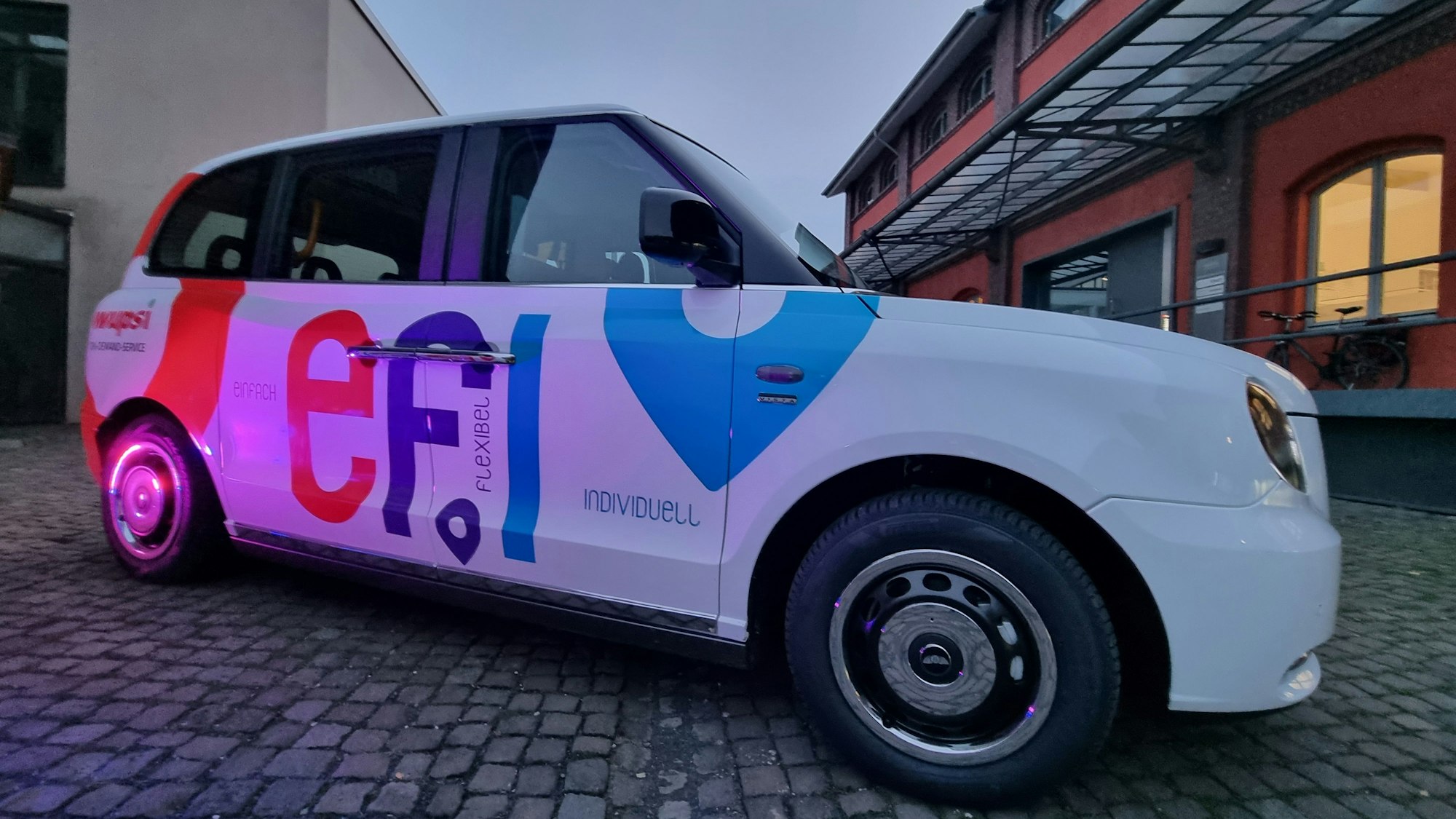 Ein On-demand-Auto der Wupsi GmbH