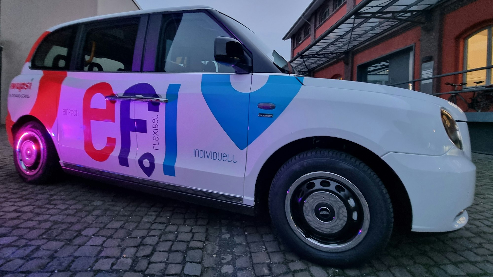 Ein On-Demand-Taxi der Wupsi