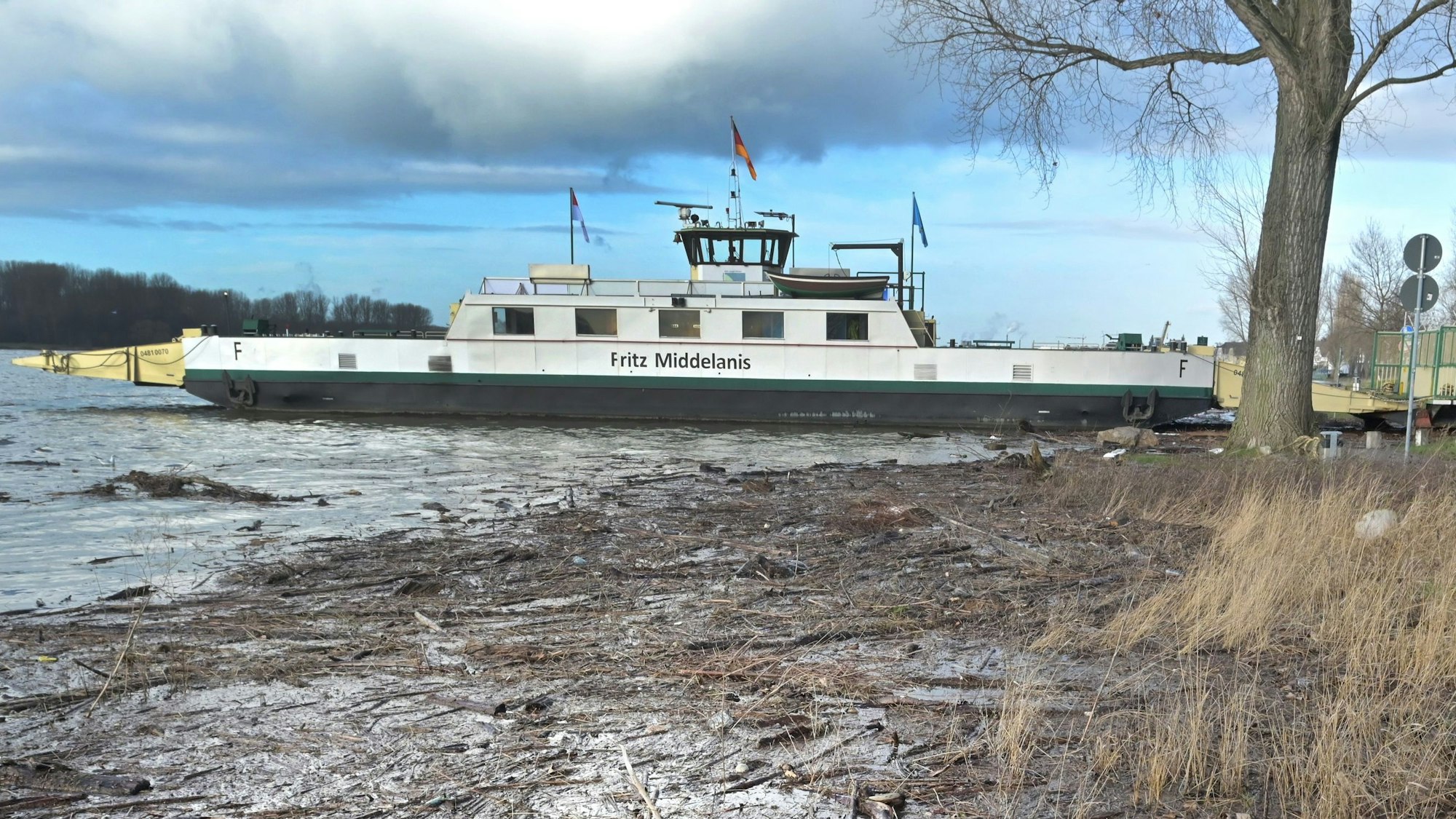 An der Hitdorfer Fähre Fritz Middelanis