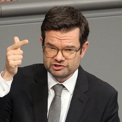 Marco Buschmann (FDP), Bundesjustizminister, spricht im Deutschen Bundestag.