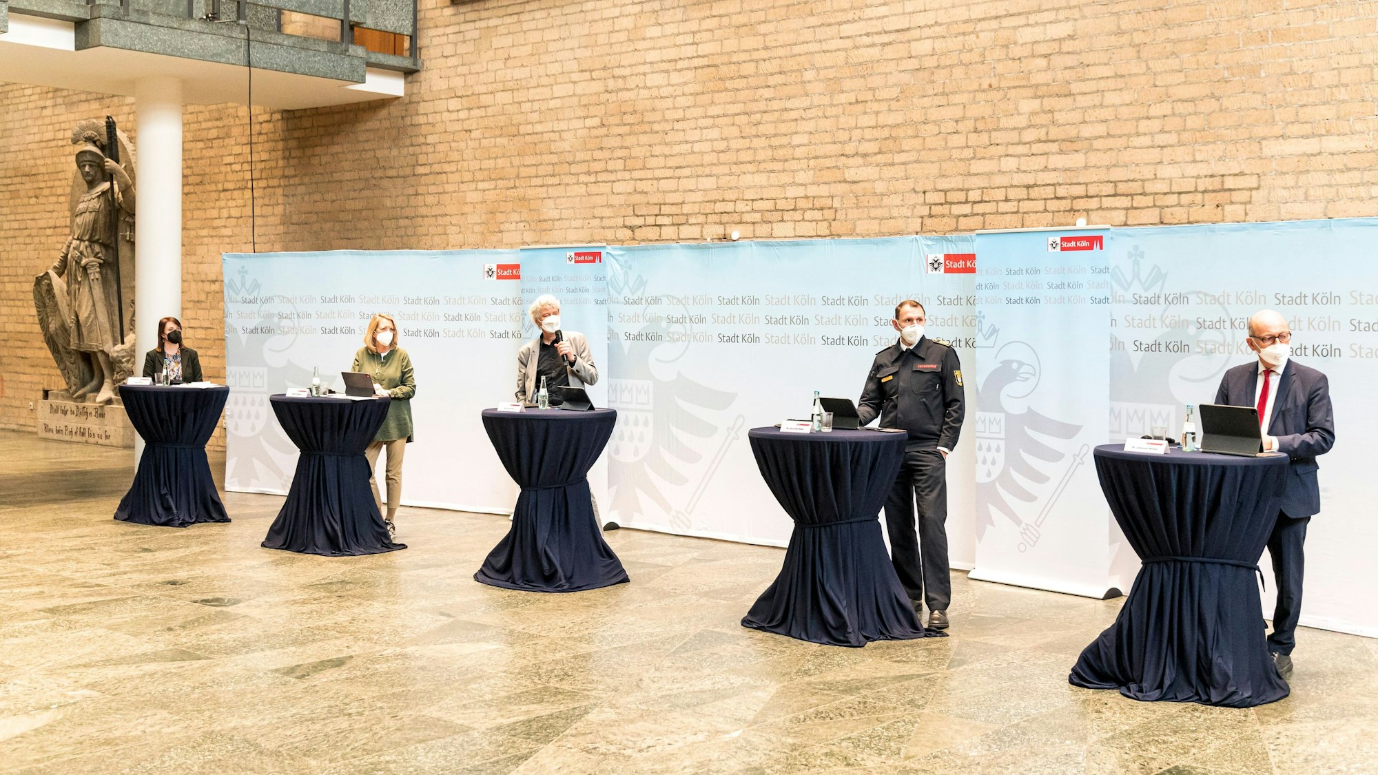 Mehrere Mitglieder des Corona-K