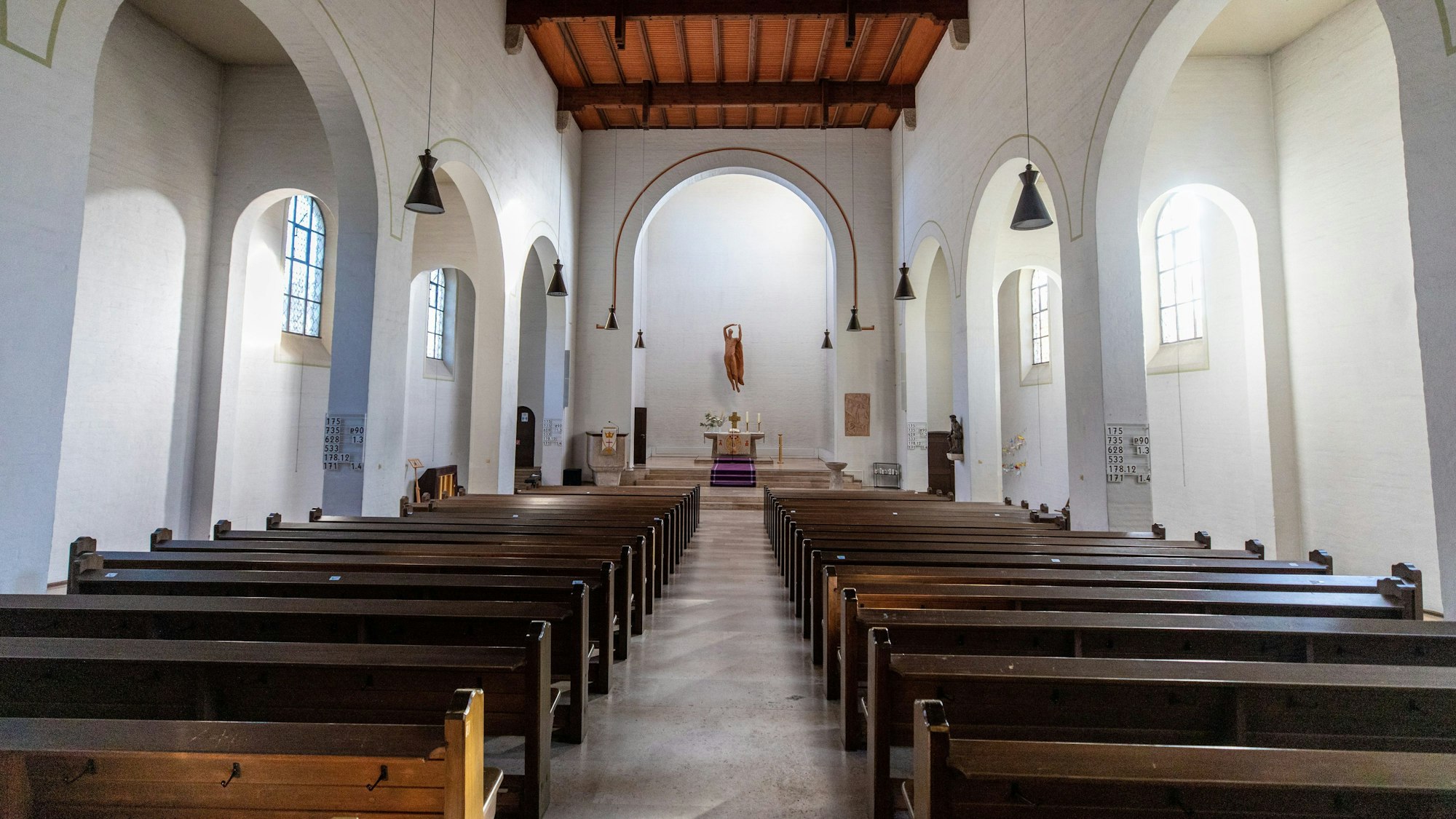 Blick in die Christuskirche im Stuttgarter Stadtteil Gänseheide.