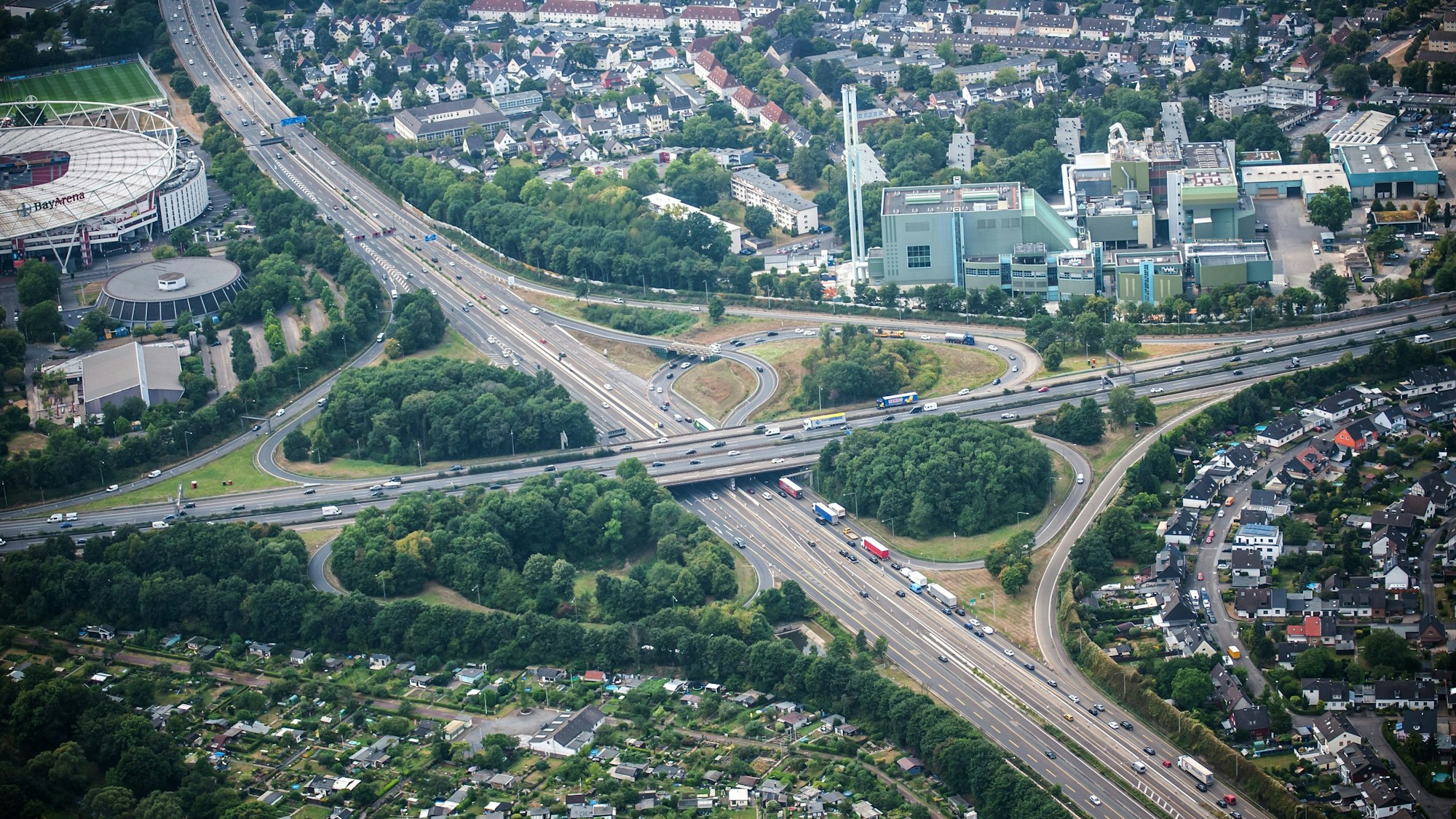 Von Freitag auf Samstag sind nicht alle Spuren im Kreuz Leverkusen frei. (Archivfoto)
