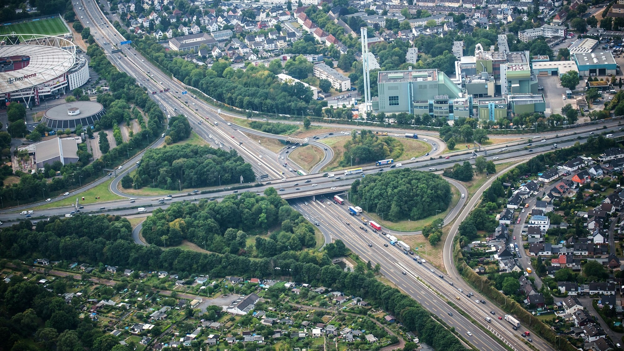 Luftaufnahme vom Autobahnkreuz Leverkusen, A1, A3.
