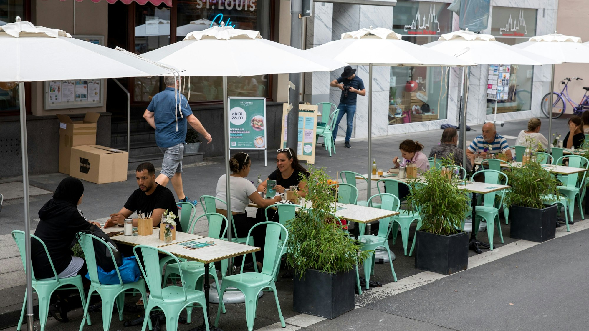 Außenbereich eines Cafés