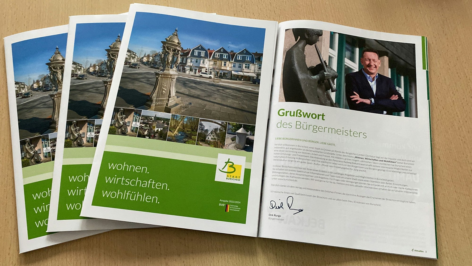 Die neue Bürgerbroschüre der Stadt Burscheid mit Grußwort von Bürgermeister Dirk Runge.