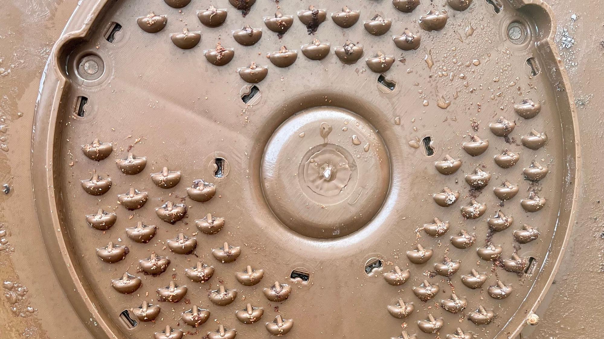 Nahaufnahme des Filters im Deckel der Leverkusener Biotonne
