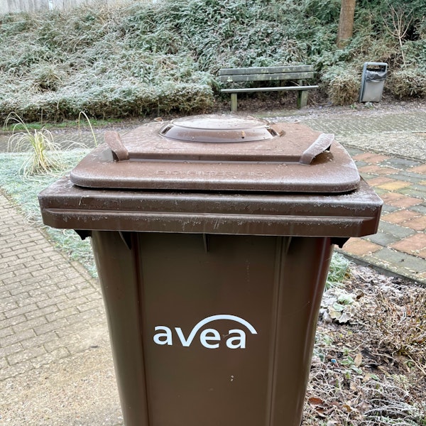 Eine Avea-Biotonne mit Filter im Deckel