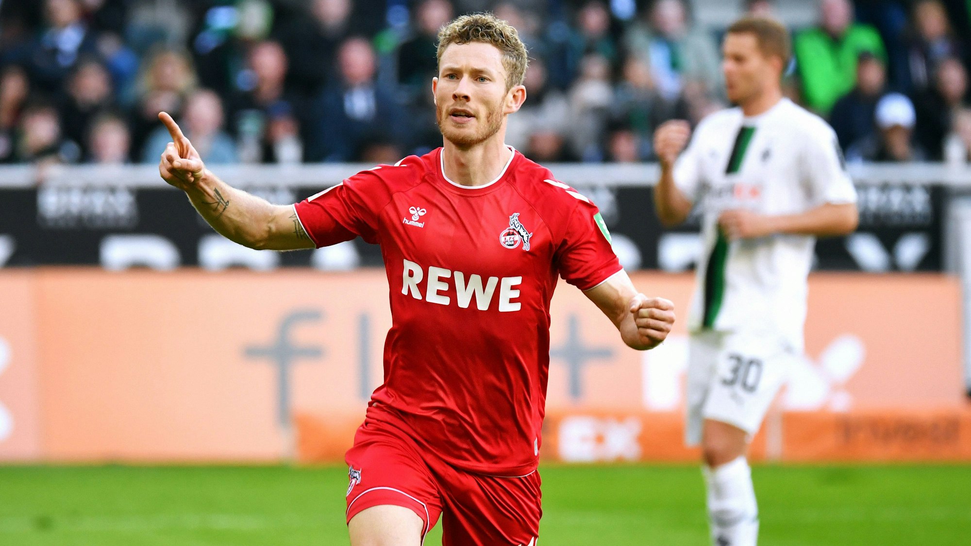 Der Kölner Fußballprofi Florian Kainz jubelt über einen seiner Bundesliga-Treffer. Am Mittwoch hat er seinen Vertrag verlängert.
