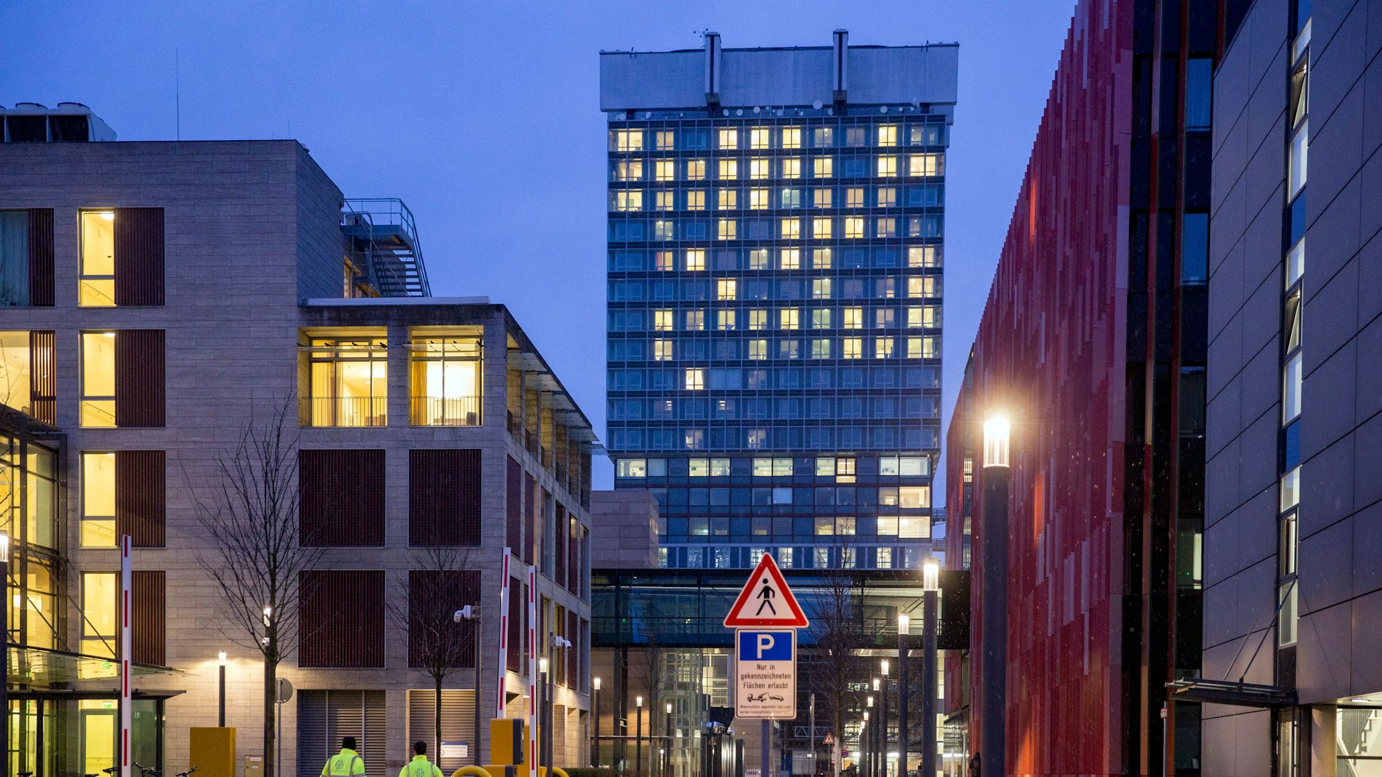 Das Bettenhaus der Uniklinik Köln.