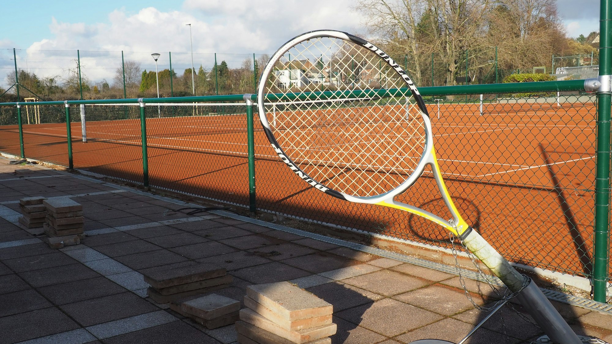 Reparierte Tennisplätze und -Anlage des TC Bliesheim.