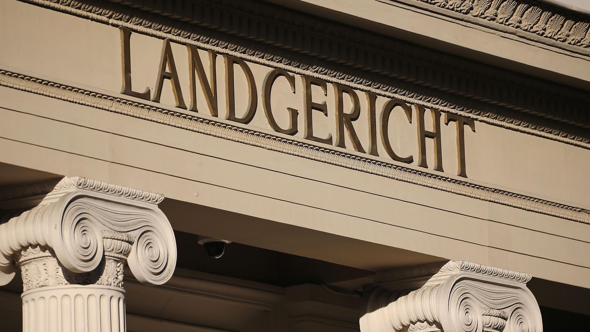 Das Eingangsportal des Bonner Landgerichts.