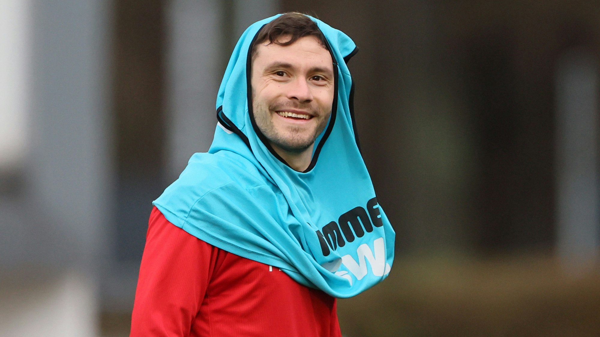Jonas Hector, Kapitän des 1. FC Köln, hat seinen Spaß im Training.