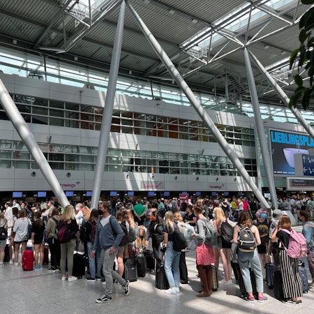 Der Flughafen Düsseldorf im vergangenen Sommer.