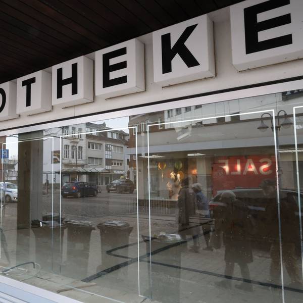 Die Martin-Apotheke in Euskirchen ist seit der Flut geschlossen.